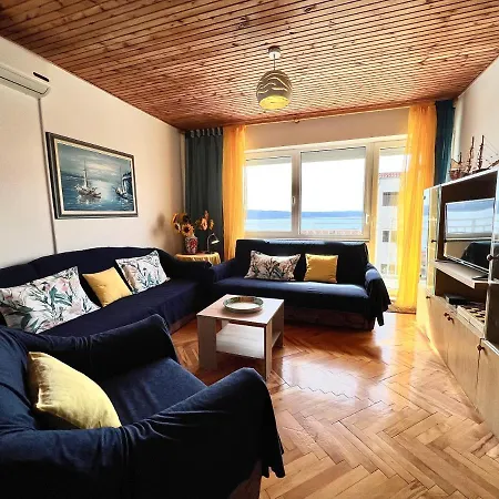 Azoa Apartment *