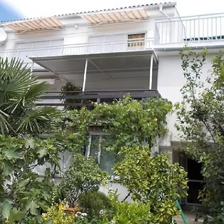 Azoa Apartment *